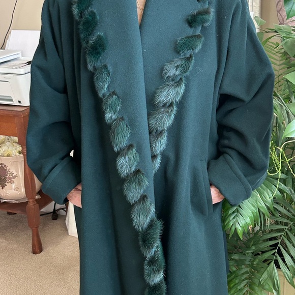 Vintage Linda Richard’s Mink Trim Coat - Picture 4 of 5